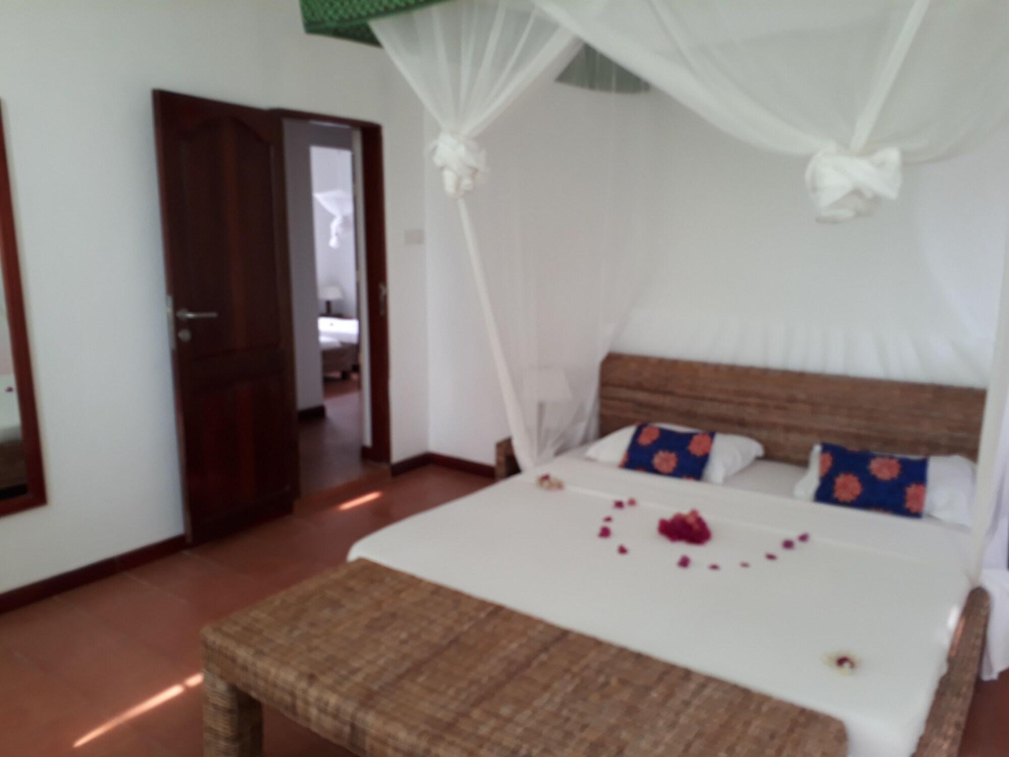 Albatross Ocean View Hotel Dongwe Bagian luar foto