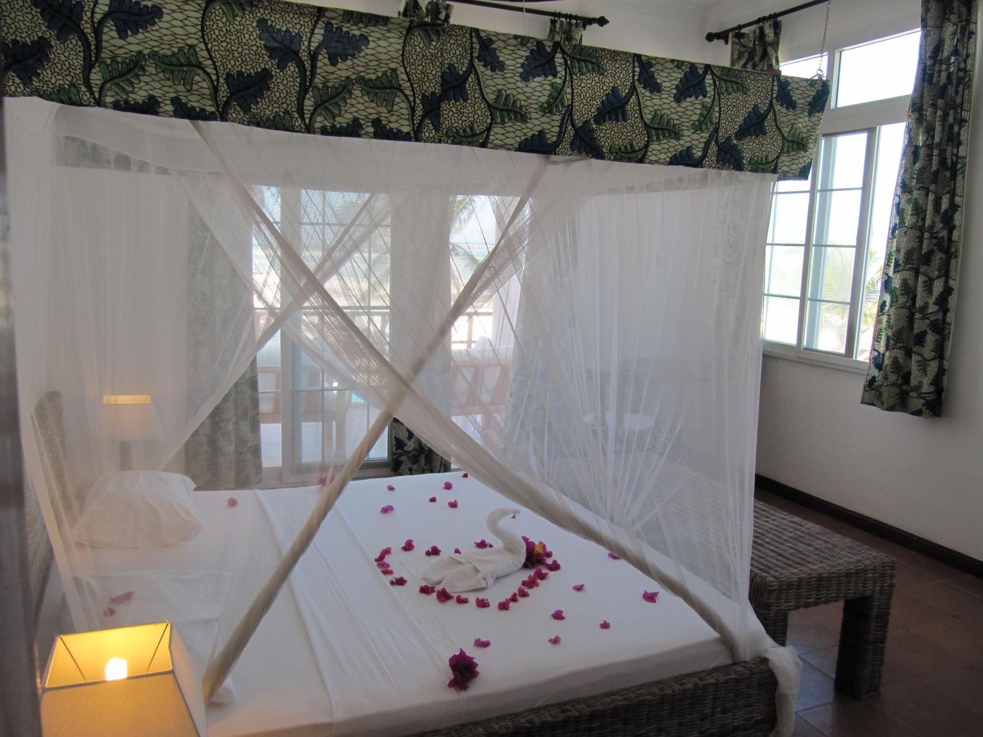Albatross Ocean View Hotel Dongwe Bagian luar foto