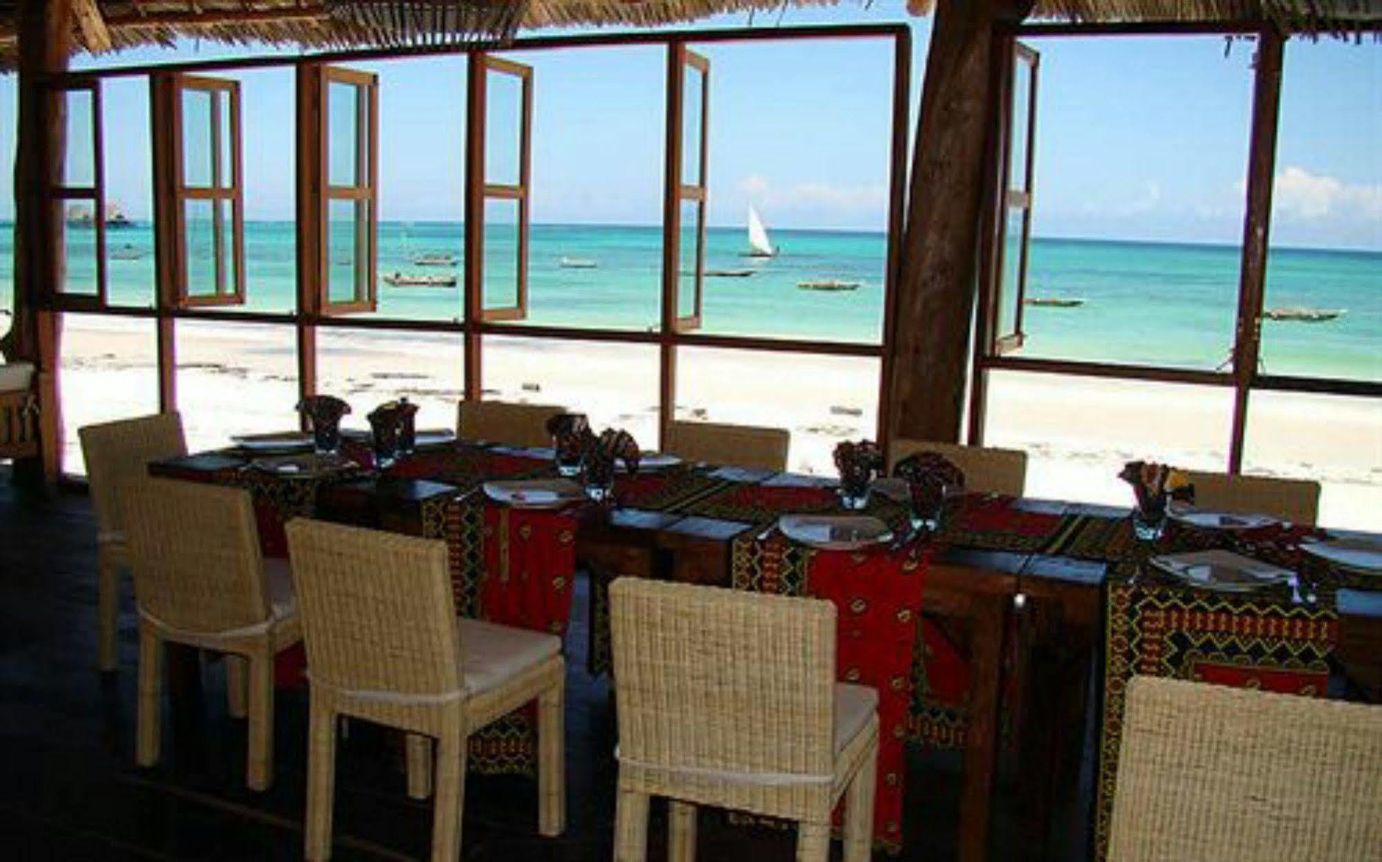 Albatross Ocean View Hotel Dongwe Bagian luar foto