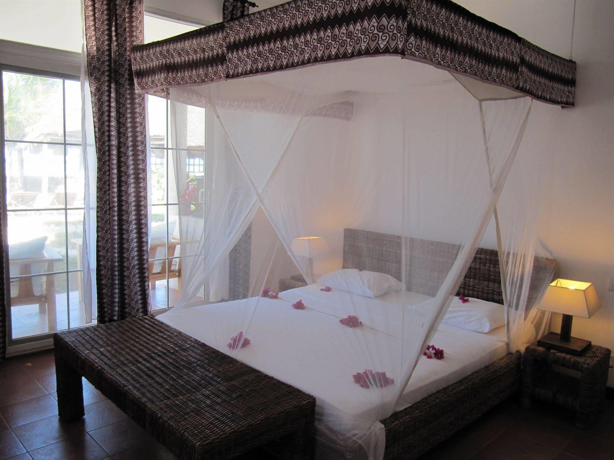 Albatross Ocean View Hotel Dongwe Bagian luar foto