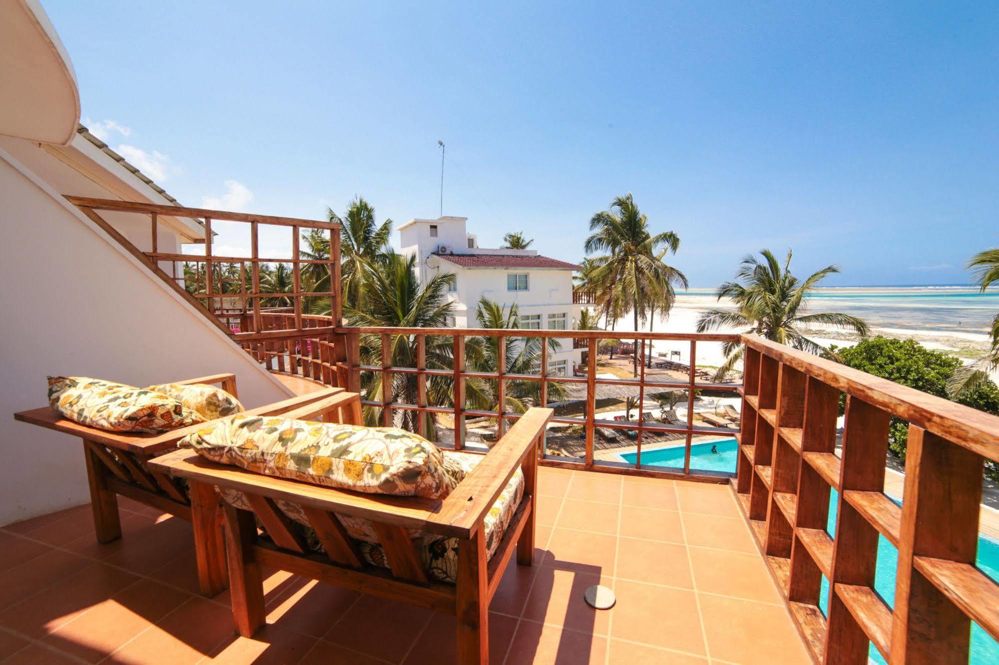 Albatross Ocean View Hotel Dongwe Bagian luar foto